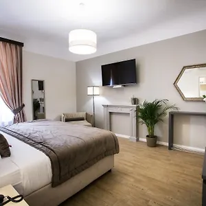Bed and breakfast Chic & Town Luxury